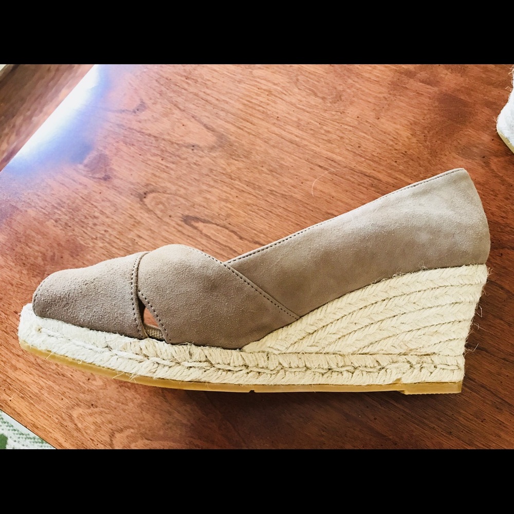 Brand New Kanna Wedges